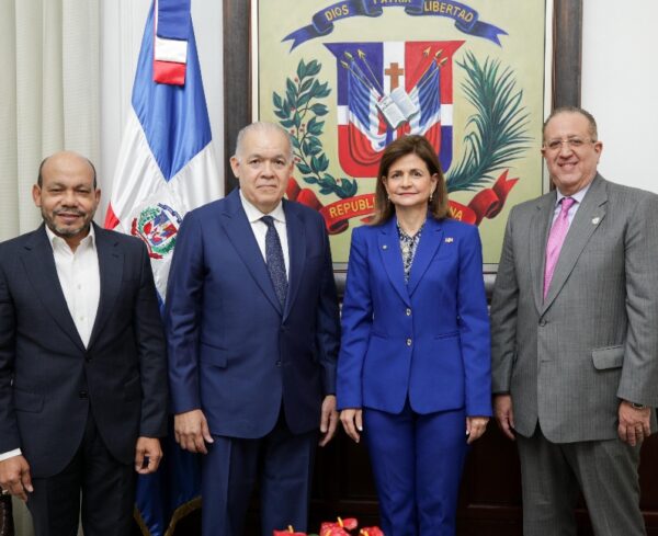 Luis Valdez, Pedro Urrutia, Raquel Peña y Magín Díaz.