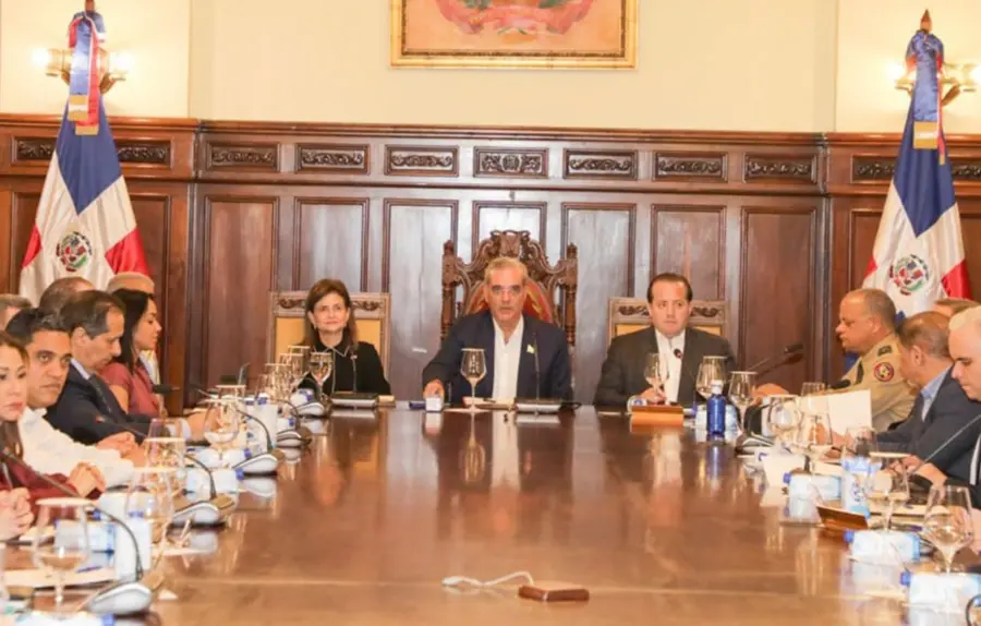 Aliados y personalidades de la sociedad civil se mantienen en posiciones clave.