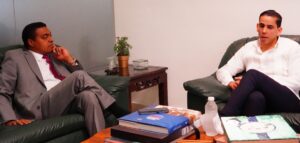 Edward Guzmán conversó con el director de EL DÍA durante una visita de cortesía.