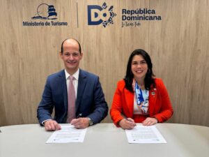 Acuerdo médico firmado en Fitur 2026 en favor del turismo de salud en República Dominicana.