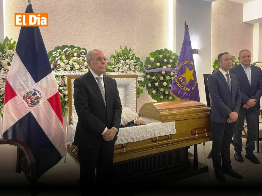 Presidente del Partido de la Liberación Dominicana, Danilo Medina rinde guardia de honor. Fuente externa.