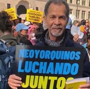 Dominicanos en el exterior se quejan de ser olvidados por el Gobierno.