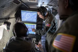 Fotografía de archivo del operador de radar de la Guardia Costera de los Estados Unidos. EFE/