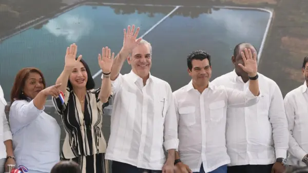 El presidente Luis Abinader y el titular de Inapa, Wellington Arnaud