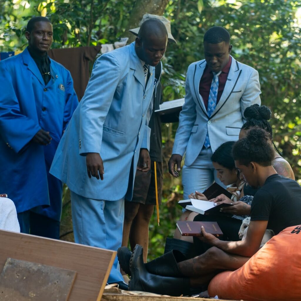 Faith in viral times: from the pulpit to the trending topic