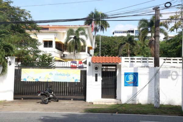 Embajada-venezuela-EE.UU.Maduro-RD
