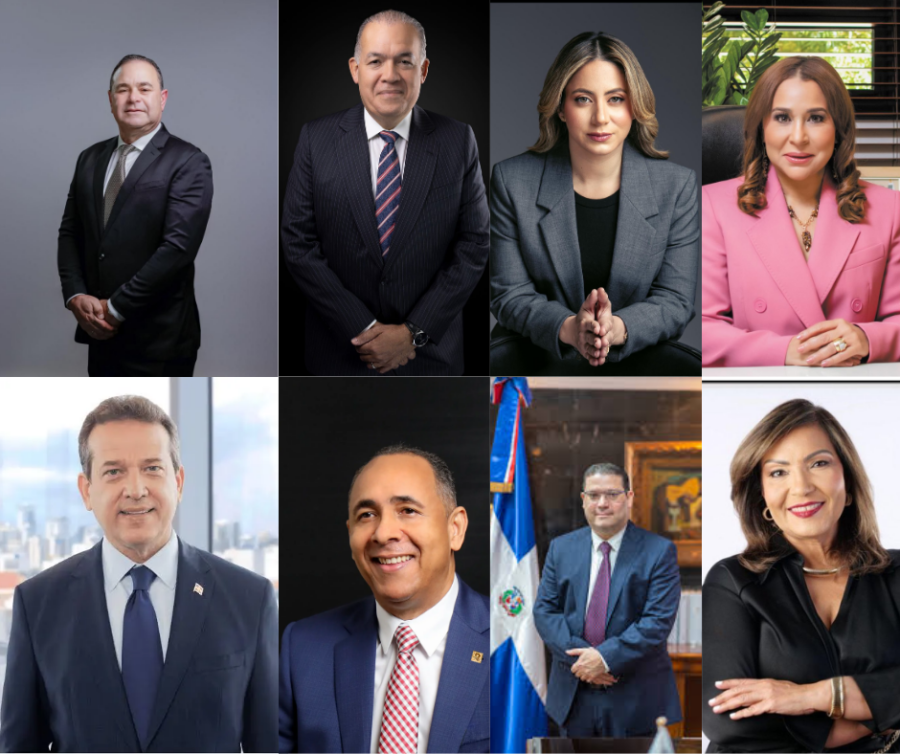 Funcionarios en el tren gubernamental