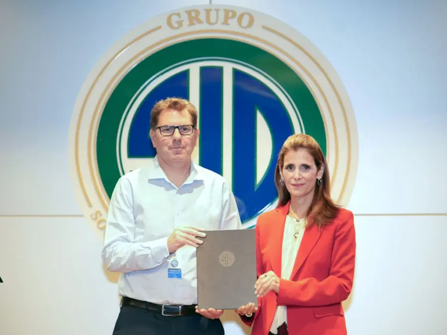 Firma de acuerdo Ligia Boneti y Hugo Domínguez