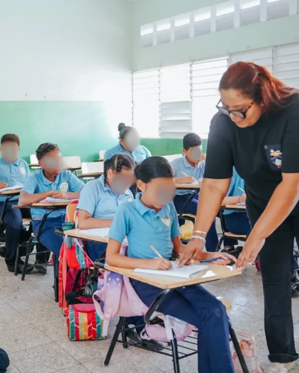 Maestra en escuela
