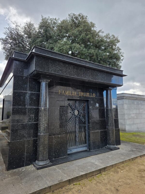 Mausoleo donde descansan los restos de Rafael Leónidas Trujillo