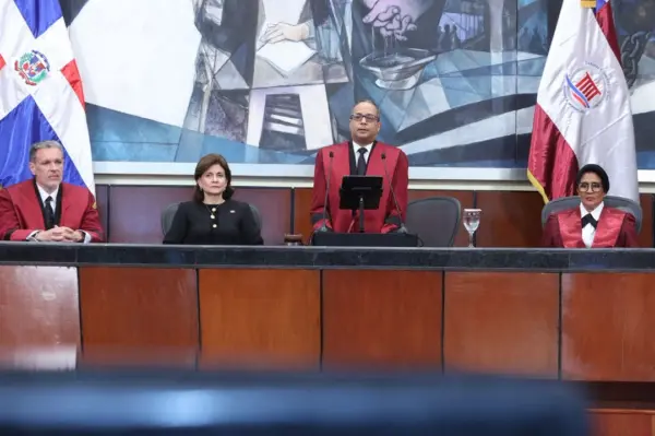 El presidente del Tribunal Constitucional, Napoleón Estévez
