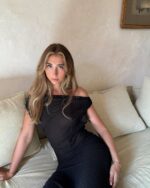 OnlyFans-Influencer-Lily-Phillips-Breaks-Down-After-Sleeping-With-100-Men-in-1-Day-399