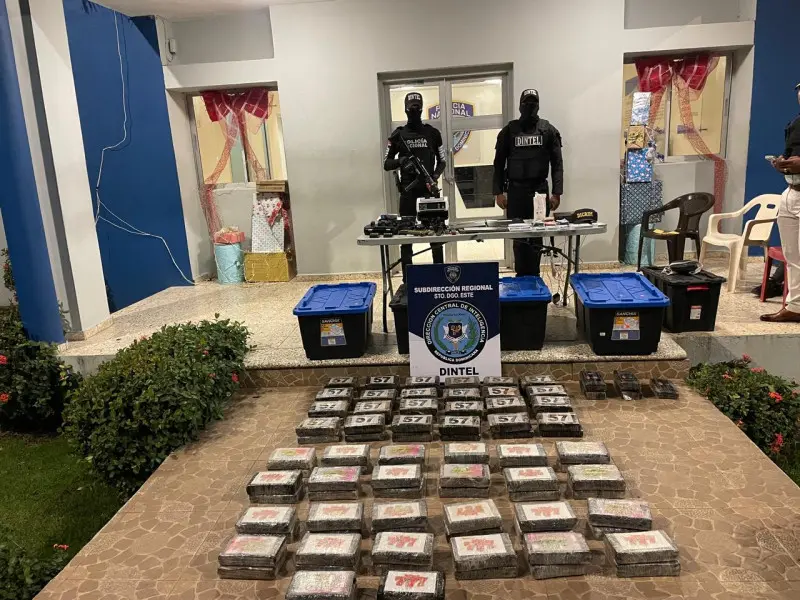 Operativo de la Policía y DNCD