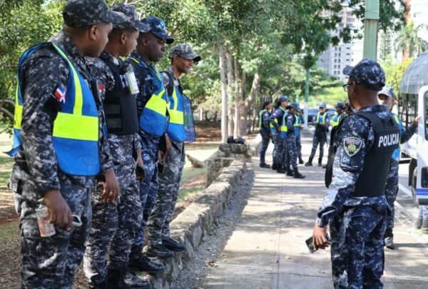 Policia-embajada-venezuela