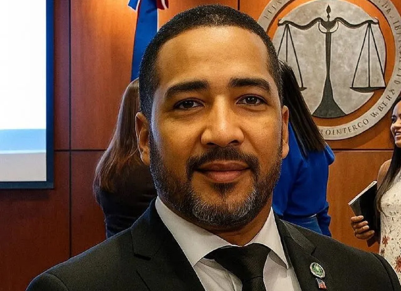 Juez aplaza medida de coerción contra exjuez Rodríguez Consoró imputado de  violencia de género