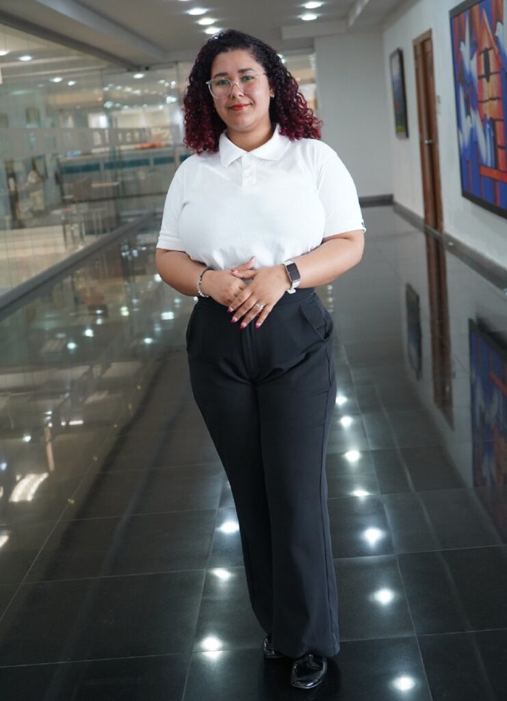 Scarlett Rosario-joven