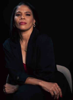 Divina Martínez, un voz cálida en el Cibao.