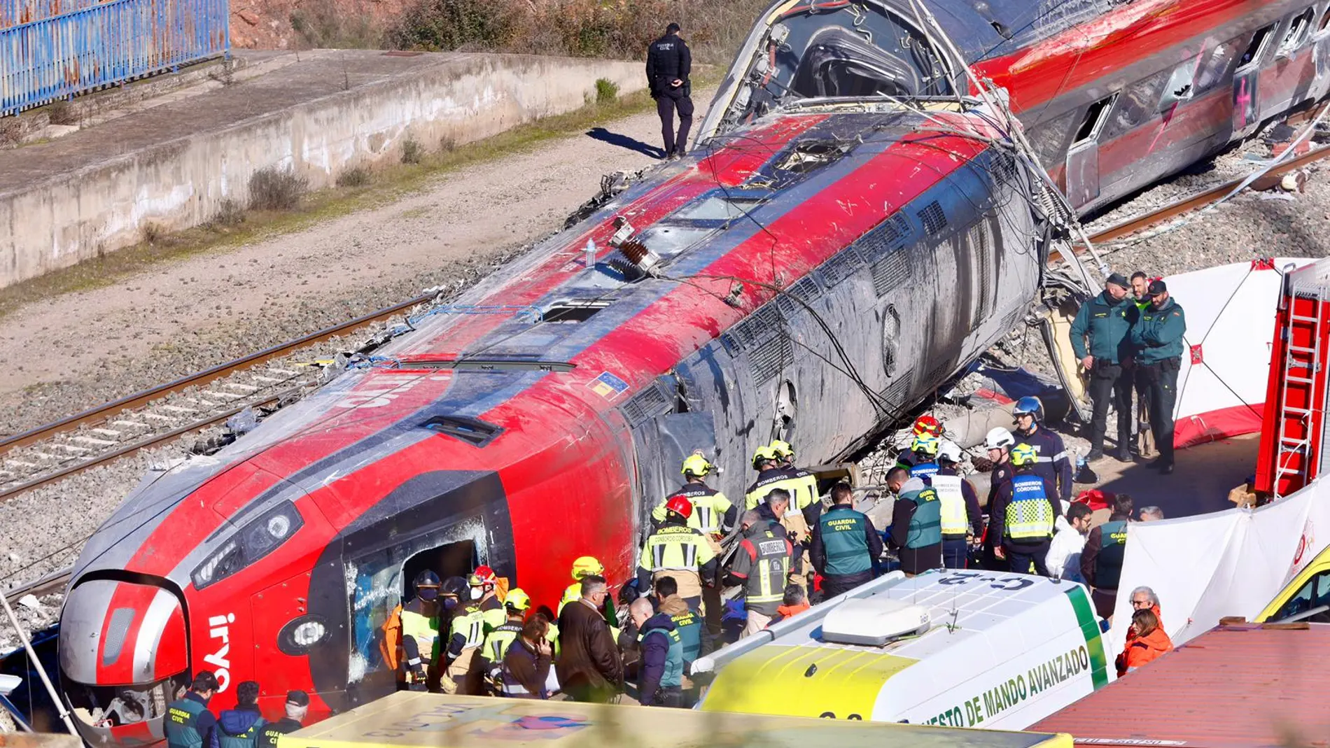 Un pueblo volcado con las víctimas de la tragedia ferroviaria del sur ...