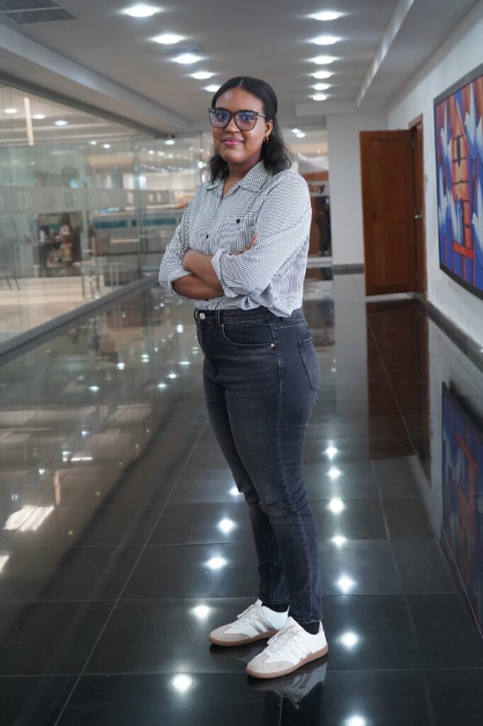 Angélica Suero-joven*periódico el Día