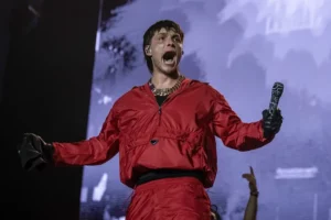 Fotografía de archivo del cantante de corridos tumbados Peso Pluma.