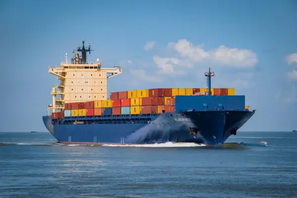 container-ship-g95c93219e_1920