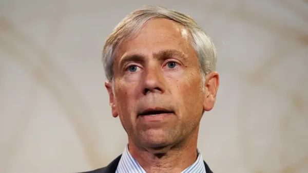 Barry Pollack es considerado uno de los abogados litigantes más destacados de EE.UU. y ganó casos prominentes como el de Julian Assange, el fundador de WikiLeaks.