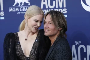 Fotografía de archivo de la actriz australiana Nicole Kidman (i) y su exesposo, el cantautor australiano Keith Urban (d).