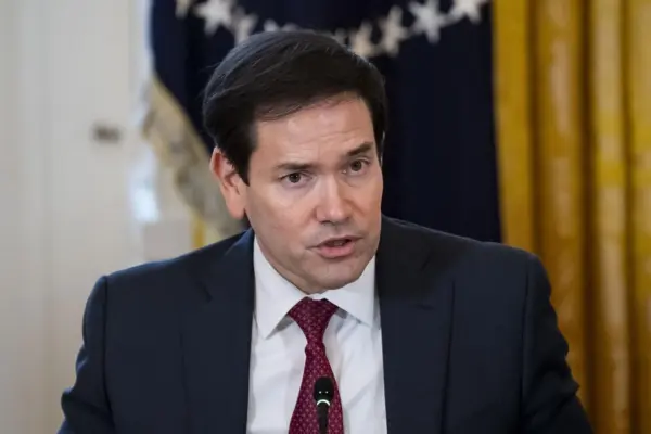 Congresistas demócratas alertan a Marco Rubio del "desastre" que traería bombardear México