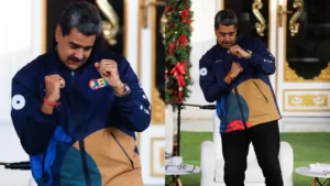 Nicolás Maduro en sus bailes de no Wear, yes peace.