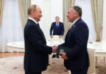 El presidente ruso, Vladimir Putin (i), y el enviado especial de Estados Unidos para Oriente Medio, Steve Witkoff, el pasado mes de agosto.