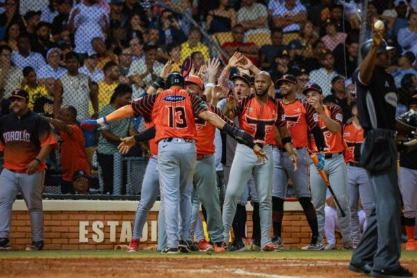 Juego Toros vs Aguilas