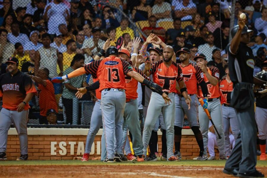 Juego Toros vs Aguilas
