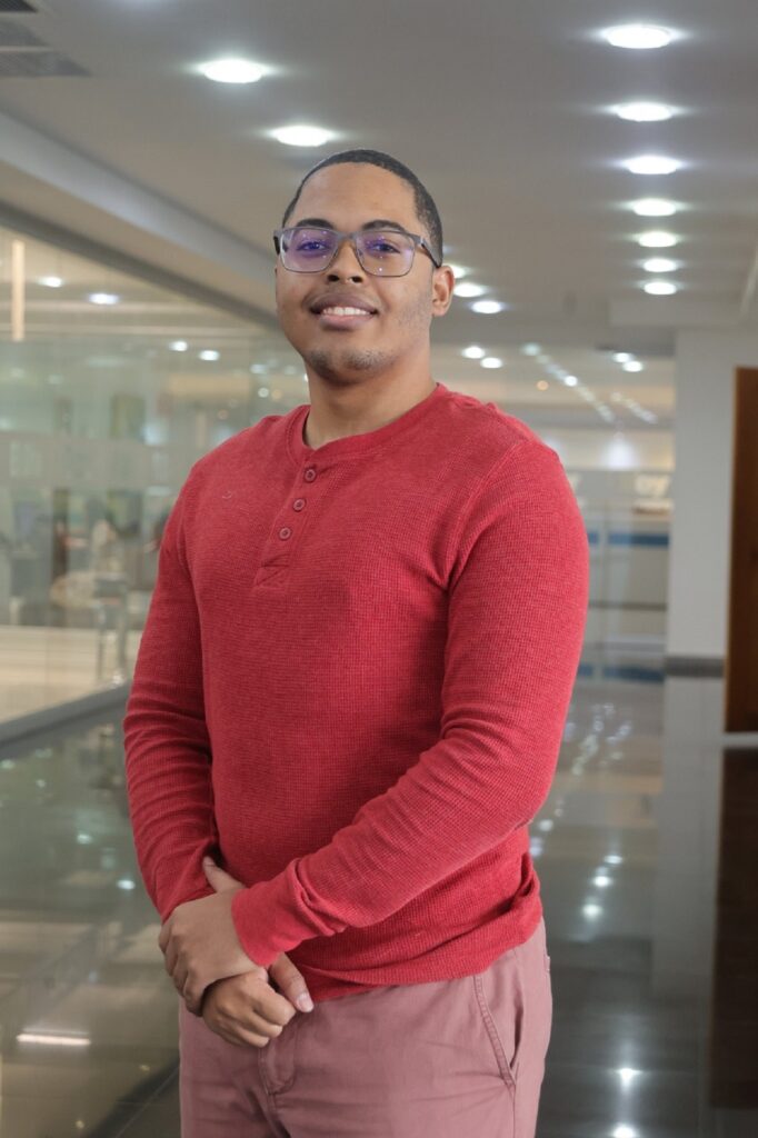 Víctor José López Lora-joven