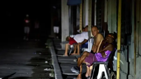 Los constantes apagones, por falta de combustible, afecta seriamente la vida de los cubanos.