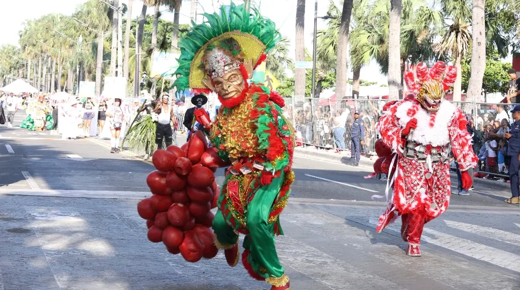 Carnaval une cultura, deporte e inclusión en el malecón Santo Domingo