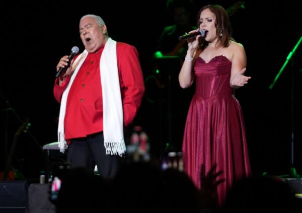 El artista Danny Rivera junto a su compatriota, la puertorriqueña Mónica Plácido. fuente externa