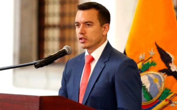 Daniel Noboa plantea  razones de un desbalance económico.