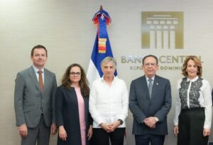 Gobernador Valdez Albizu recibió a Raúl Fuentes Milani.