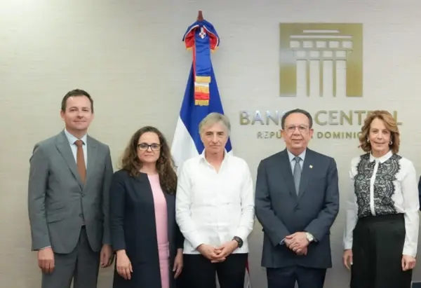 Gobernador Valdez Albizu recibió a Raúl Fuentes Milani.