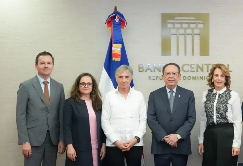 Gobernador Valdez Albizu recibió a Raúl Fuentes Milani.
