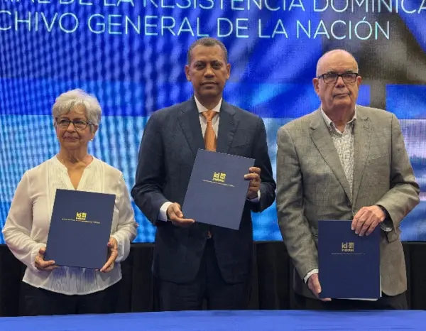 Noris González Mirabal, Guido Gómez Mazara y Roberto Cassá.