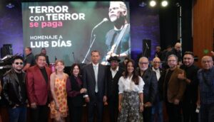 Más que un homenaje, la noche fue una reafirmación: Luis Días sigue aquí, sonando.