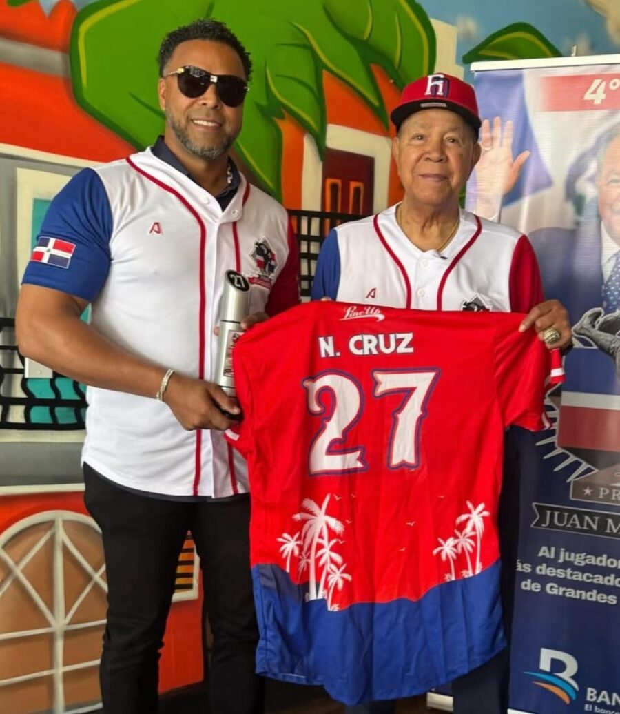 El gerente general Nelson Cruz junto a Juan Marichal, Salón de la Fama de Cooperstown.