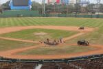 El terreno del estadio Quisqueya Juan Marichal es acondicionado para el partido de República Dominicana con  Detroit.