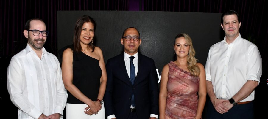 José Carrero, Pilar Duvergé, Federico Muller, Cristina Bermúdez y Orlando Prieto.