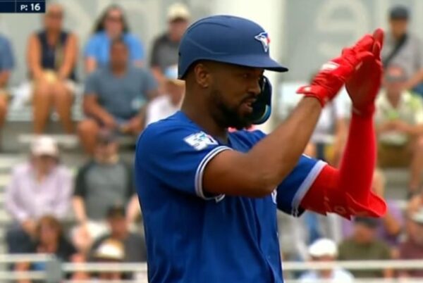 Eloy Jiménez empezó a dar muestras de recuperación.