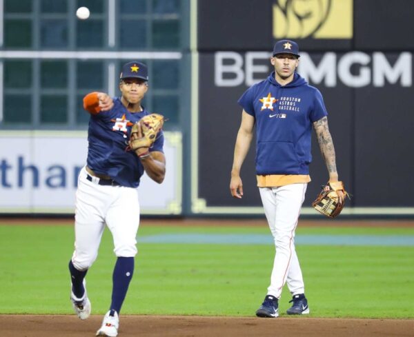 Jeremy Peña y Carlos Correa tienen una gran amistad.  Ap