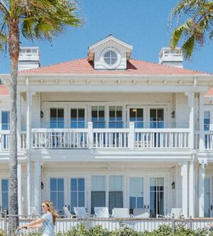 El Beach Village Cottage Women.
