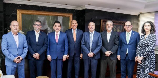 Ibán Campo, Manuel Machado, Andrés Mejía,  Nelson de Jesús Arroyo, Paco Pérez, Artur Cabré, Edgar del Toro y  Marta Ors.