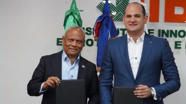 Ejecutivos de ambas instituciones.